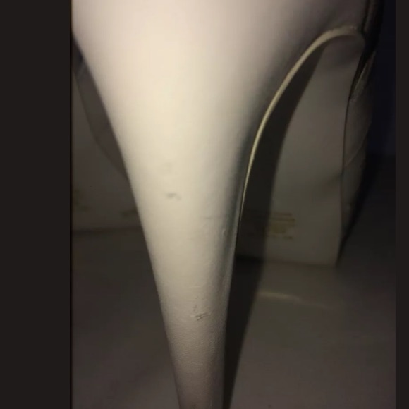 BCBG Women's White Sling-back Open Peep Toe Pumps - Picture 4 of 4